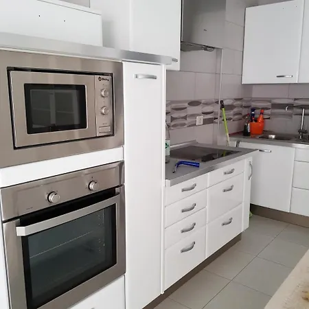 아파트 Neu Renovierte Ferienwohnung - #92729