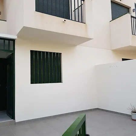 아파트 Neu Renovierte Ferienwohnung - #92729 *