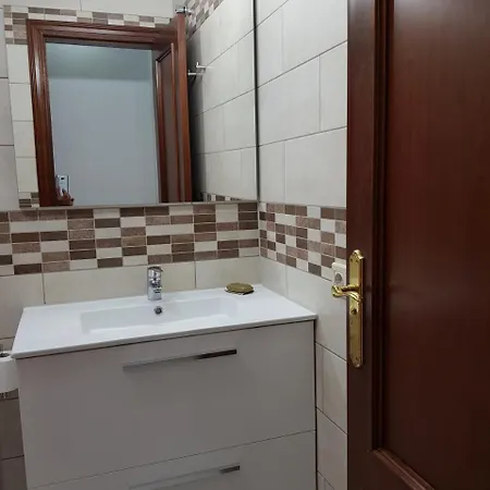 Neu Renovierte Ferienwohnung - #92729 *