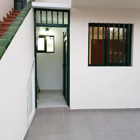 아파트 Neu Renovierte Ferienwohnung - #92729